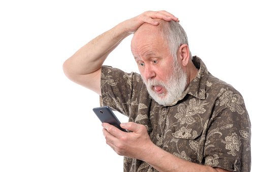 Viejo sorprendido chistosamente diciendo uuuuuuuuuuuuuuuuuuuuuuuuuuuuuu